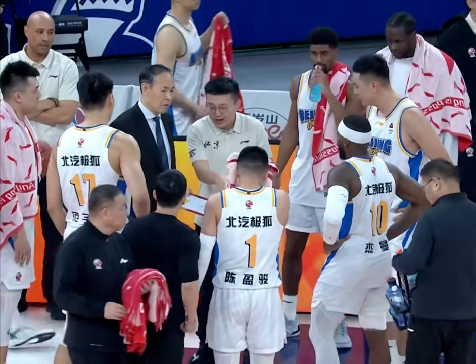 皇冠体育官方入口-北京输球揪出最大毒瘤！拿600万，4中0一分不得，空篮都上不进啊