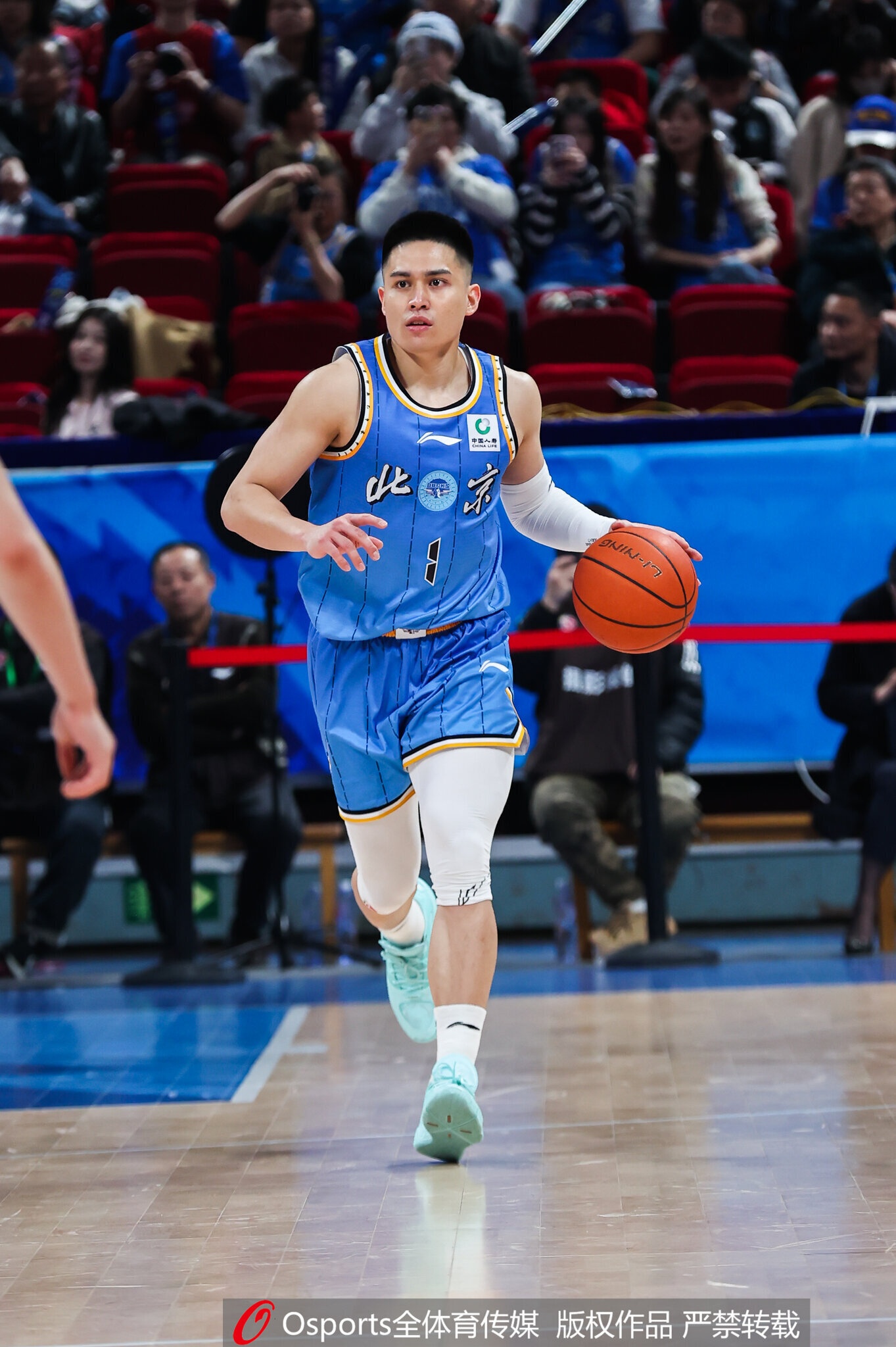 皇冠体育-陈盈骏：周琦在攻防两端的作用非常大 对手都不敢进去